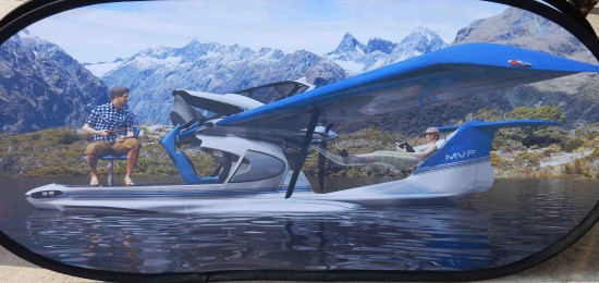 Konzept des MVP-Fliegers. Man beachte die Dame in der Hängematte. Sie ist als Puppe auch Teil des Mock-Ups in Realgröße.