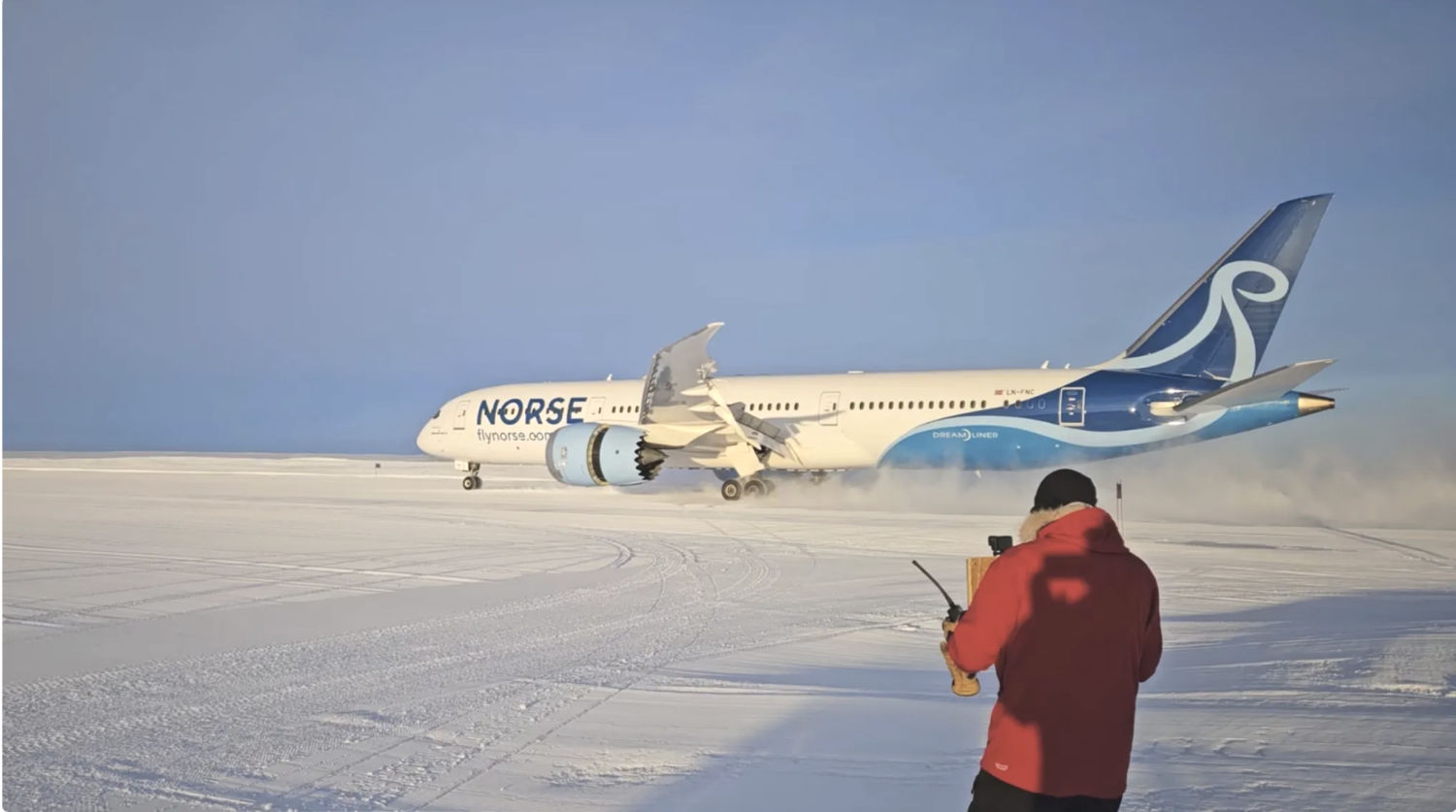 Boeing 787 Dreamliner landet in der Antarktis