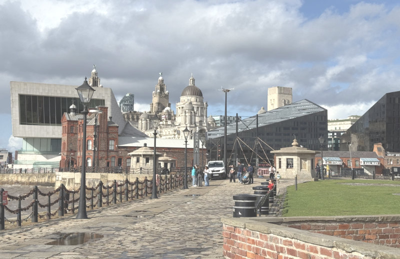 Liverpool. Unbedingt. Besuchen.