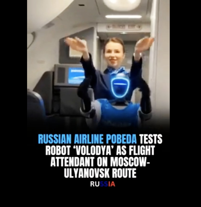 Ein humanoider Roboter mit blauer LED-Anzeige, der Passagiere in einem Flugzeug begrüßt und Sicherheitshinweise gibt.